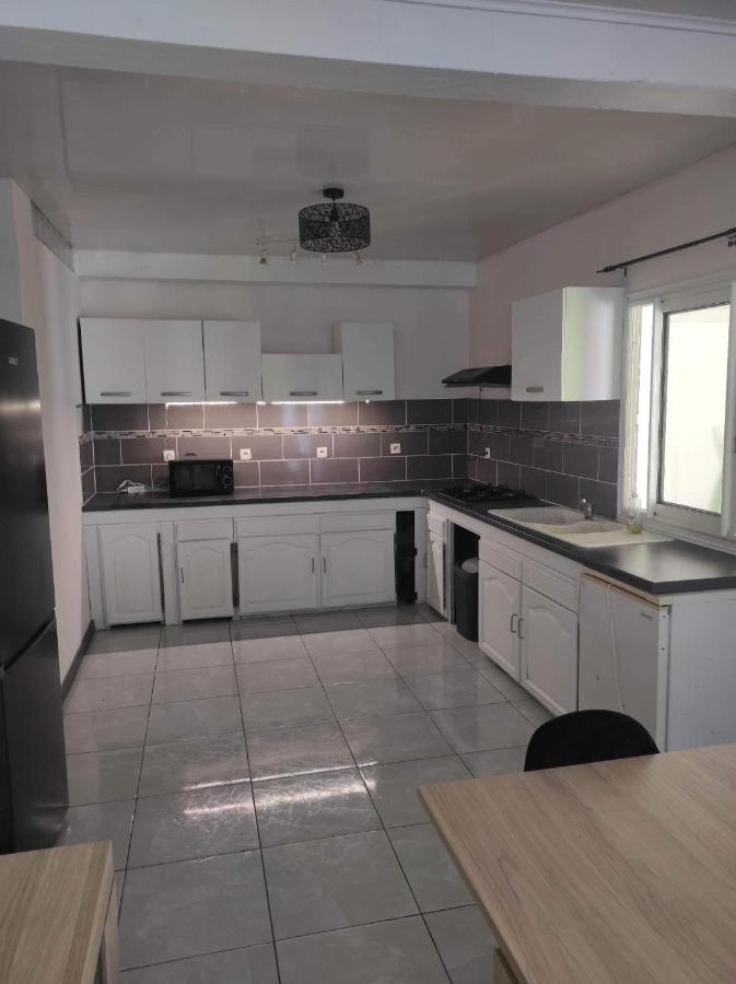 Location Saisonniere Les Bibassiers Apartment Le Tampon Luaran gambar