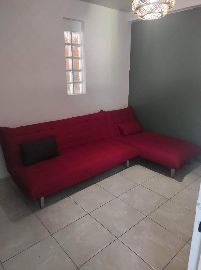 Location Saisonniere Les Bibassiers Apartment Le Tampon Luaran gambar