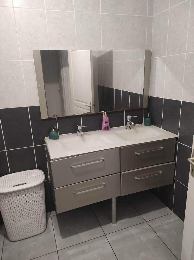 Location Saisonniere Les Bibassiers Apartment Le Tampon Luaran gambar